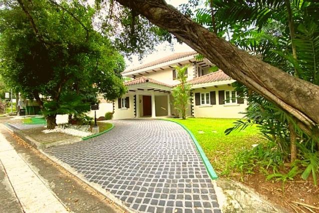 Luxury 5BR House and Lot for Rent in Ayala Alabang Village, Muntinlupa