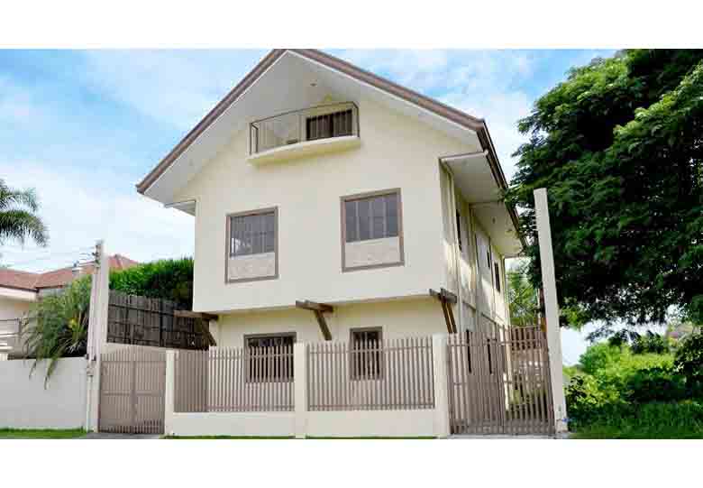 House and Lot for Sale in White Sands Subdivision, Lapu-Lapu