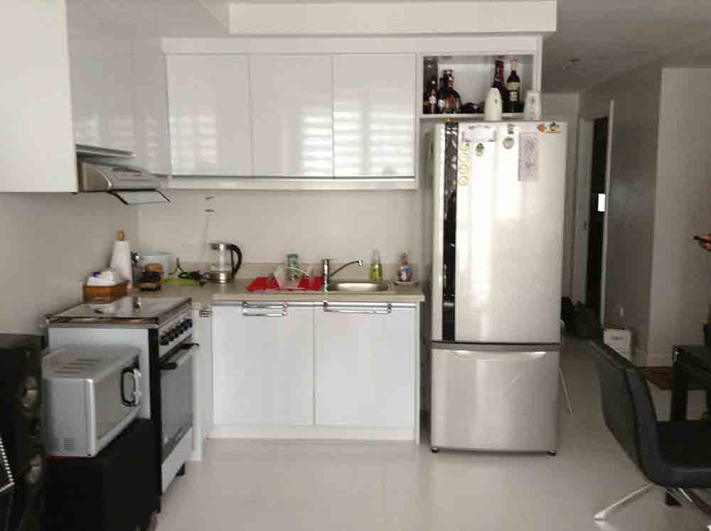 2BR Condo with Parking for Sale in KL Tower, Legazpi Village, Makati