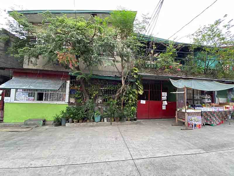 Old House for Redevolopment for Sale in East Rembo, Makati