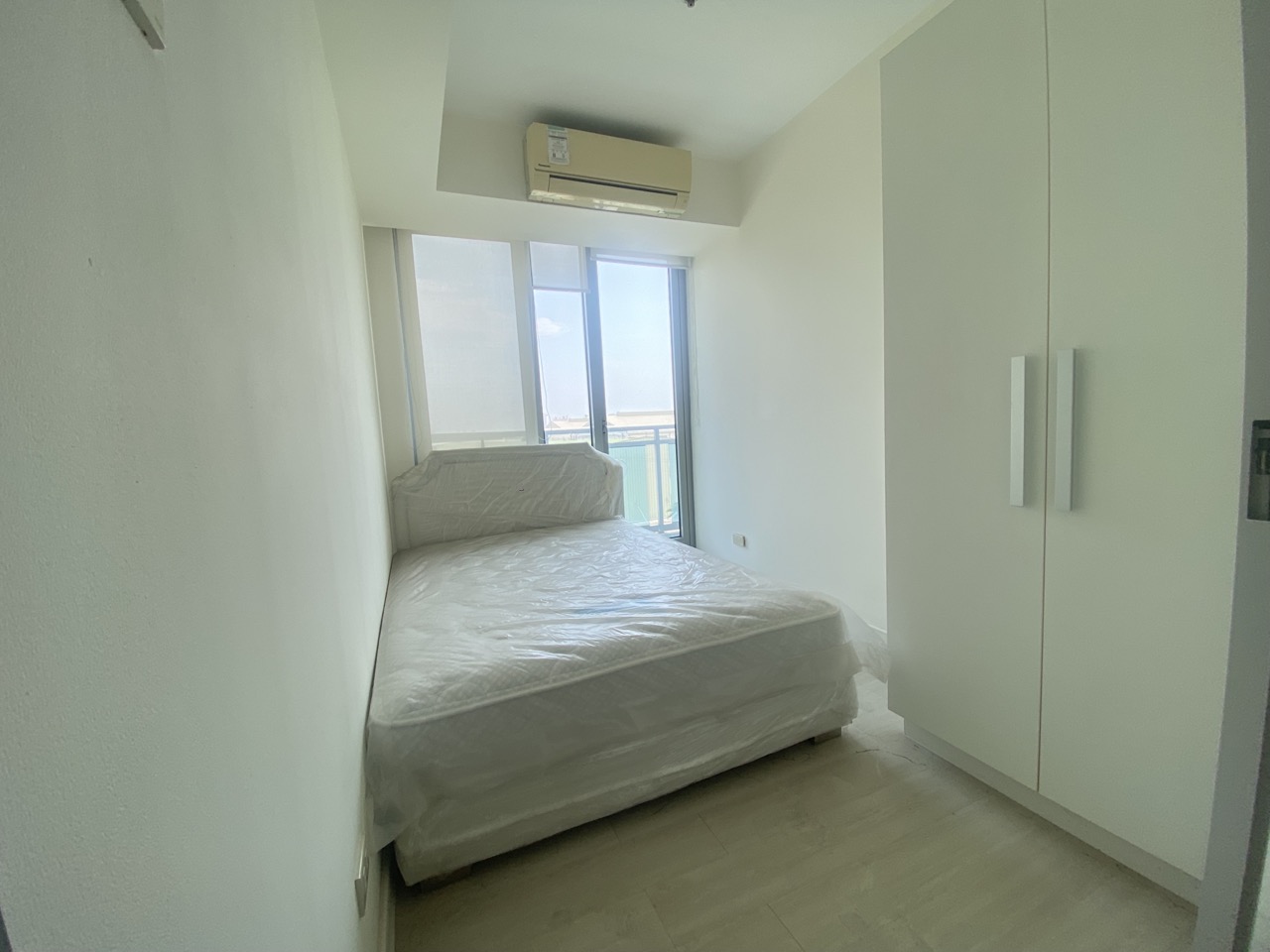 1BR Condo Unit for Sale in Azure Urban Resort Residences, Paranaque