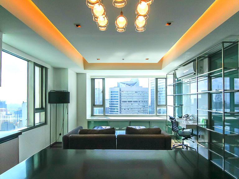 1BR Condo unit for Sale in Alphaland Makati Place Tower. Makati