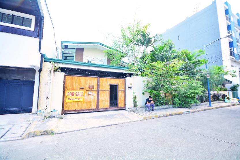 Developable Lot with Improvement for Sale in Makati
