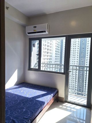 1BR unit with Balcony for sale in Fame Residences, Mandaluyong City