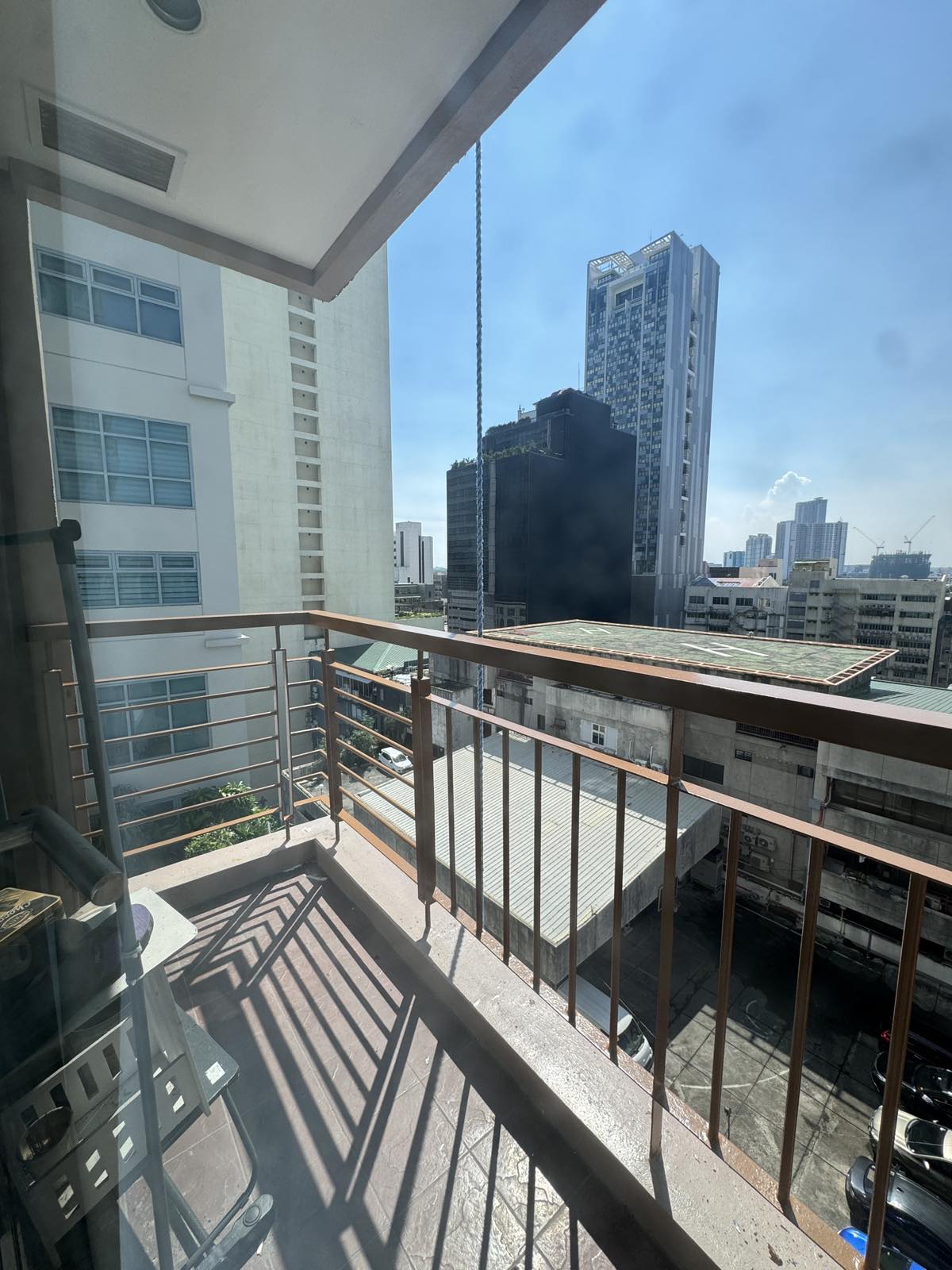 Unit for sale in KL Towers, Makati City