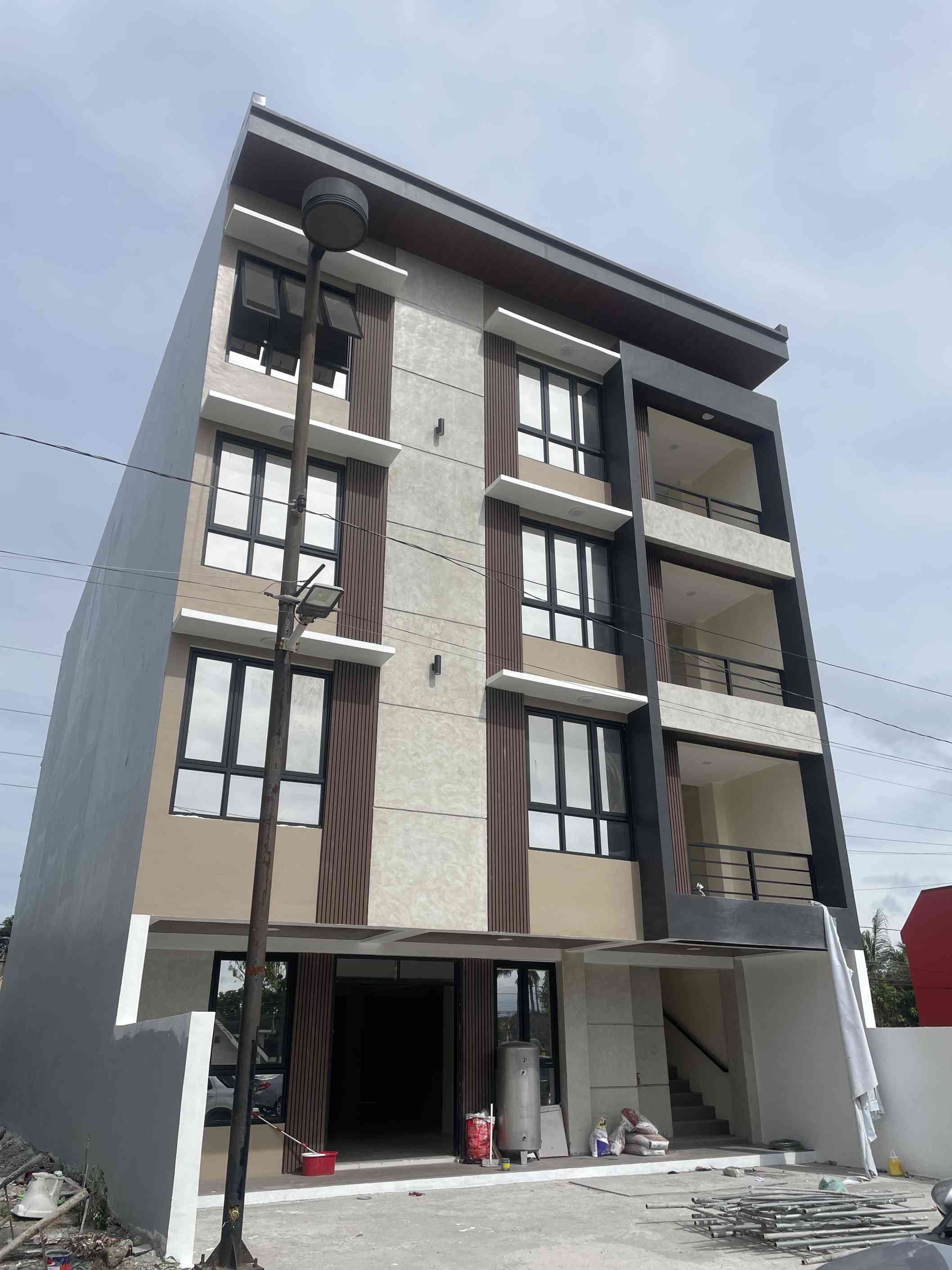 1st Floor Office Space for lease in Sta. Rosa, Laguna