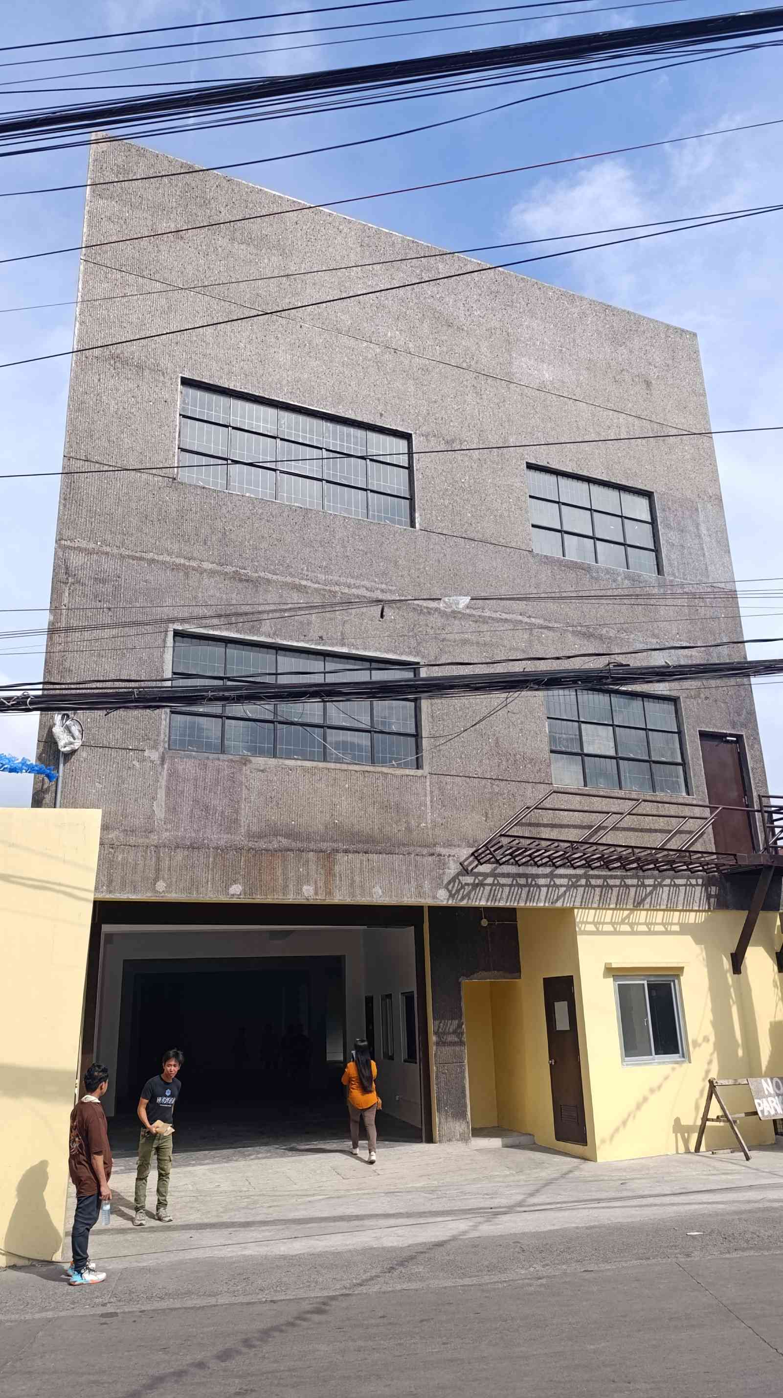 3-storey storage building for lease in San Miguel, Valenzuela