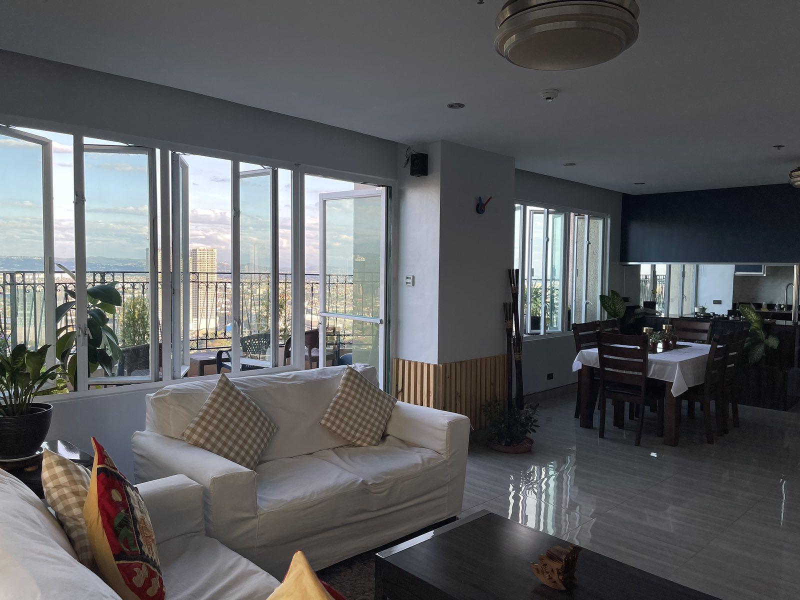 2BR unit for lease in Renaissance Tower, Ortigas, Pasig City