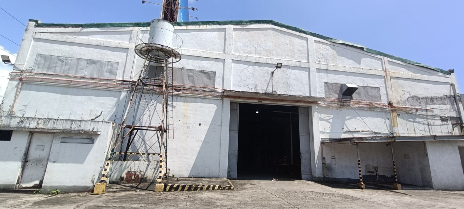Warehouse for sale in Bo. Ibayo, Paranaque