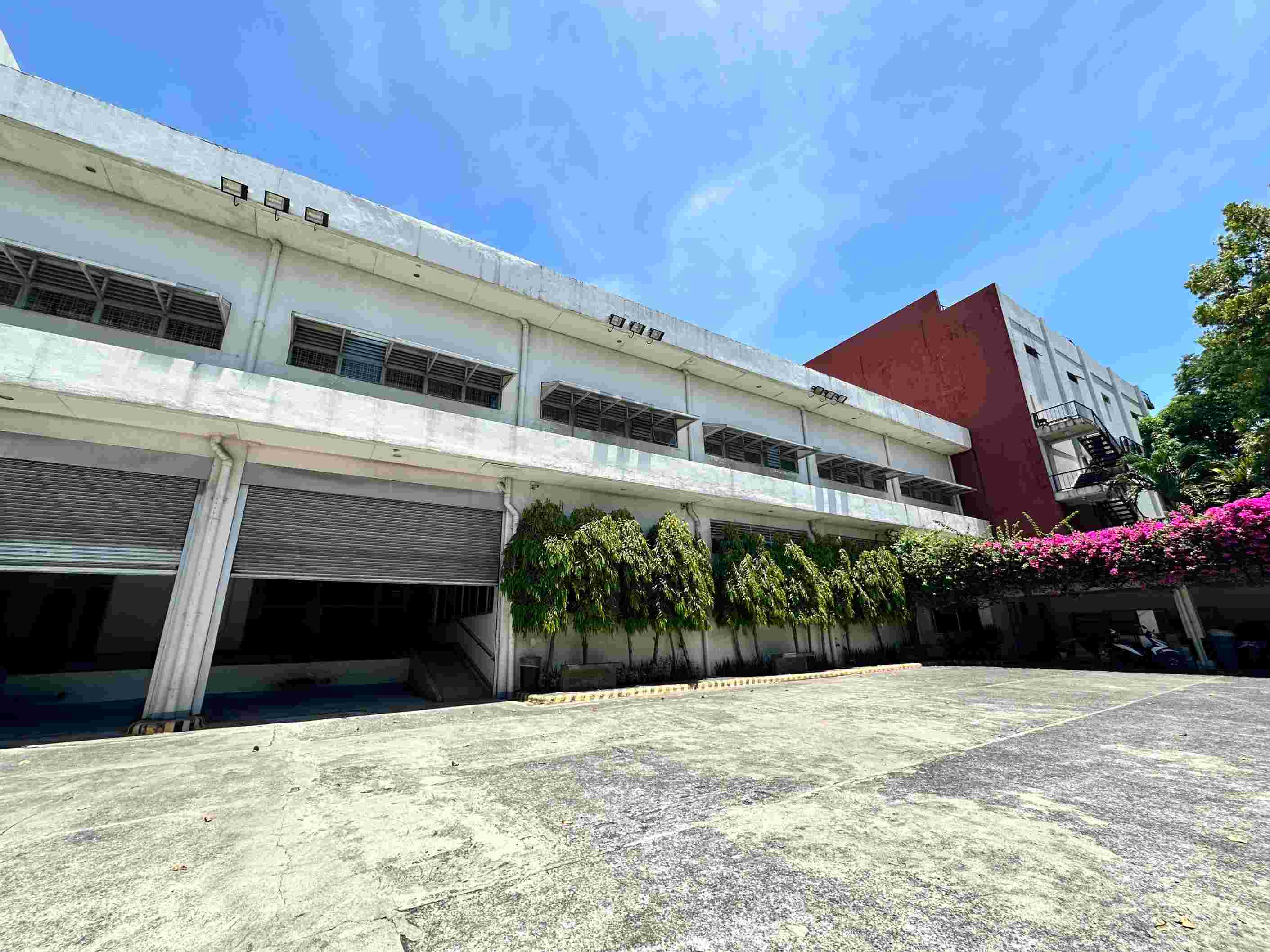 Office Warehouse for sale in West Service Road, Paranaque