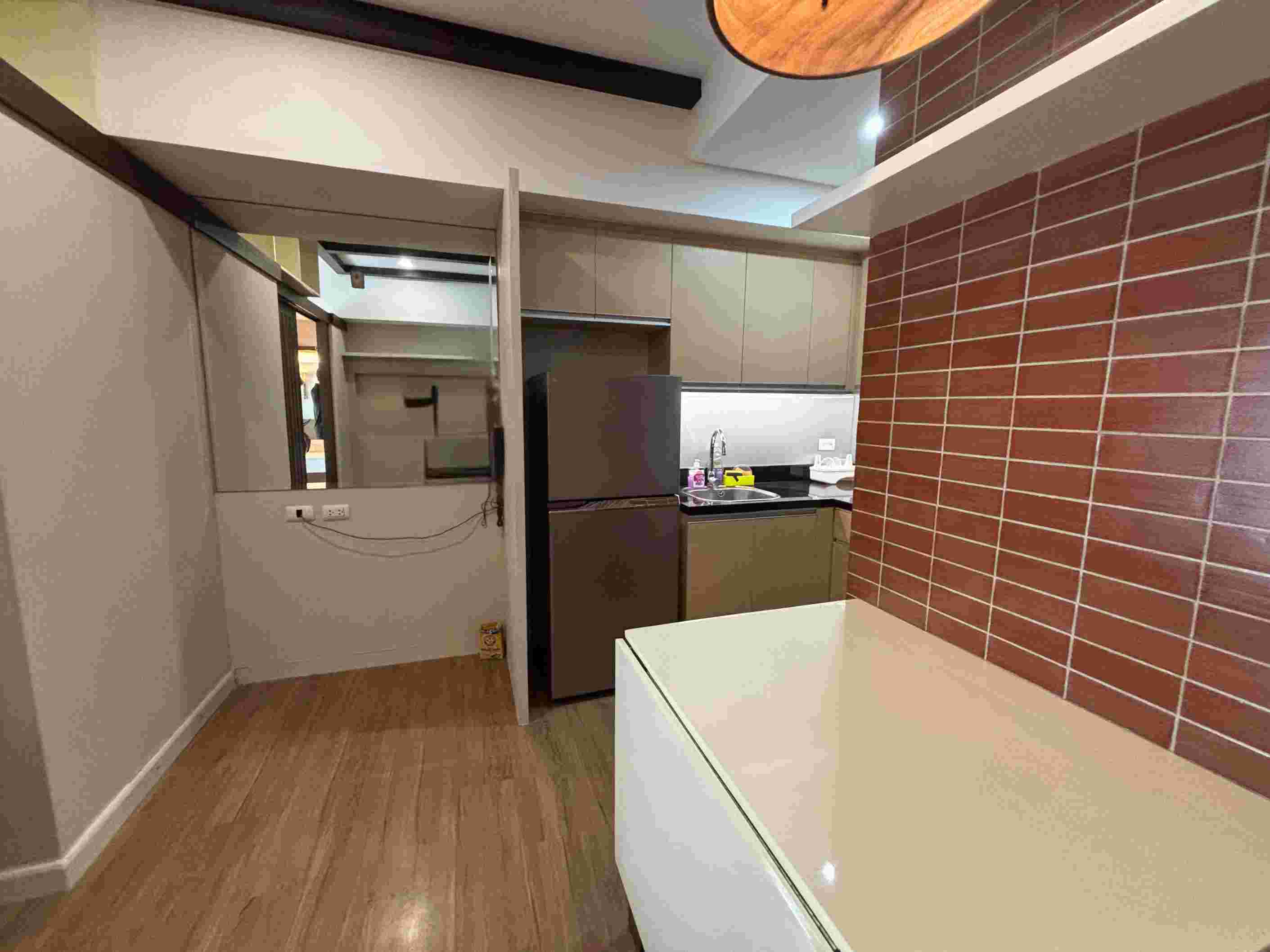 Unit for lease in The Lerato 3, Makati