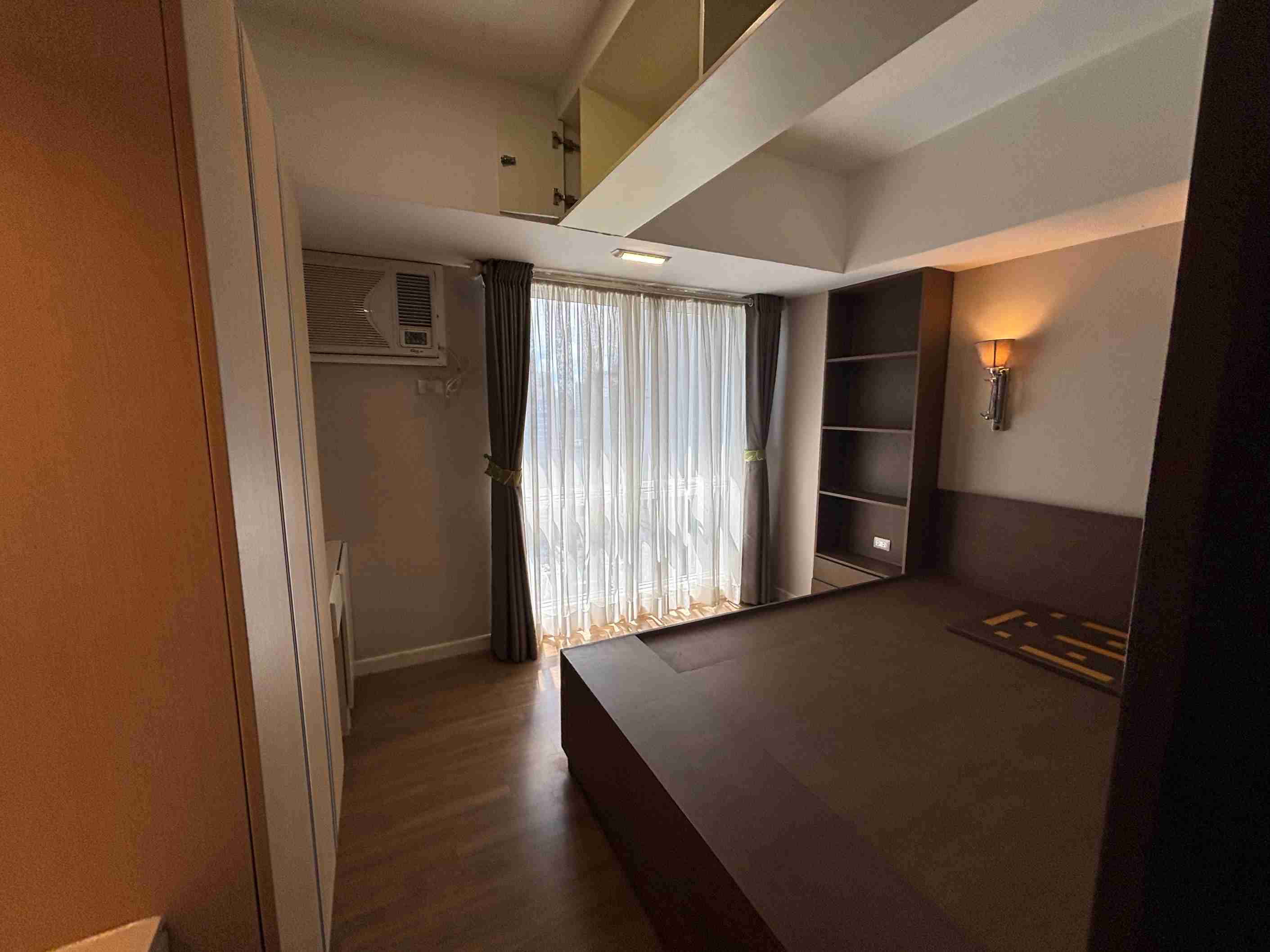 Unit for lease in The Lerato 3, Makati